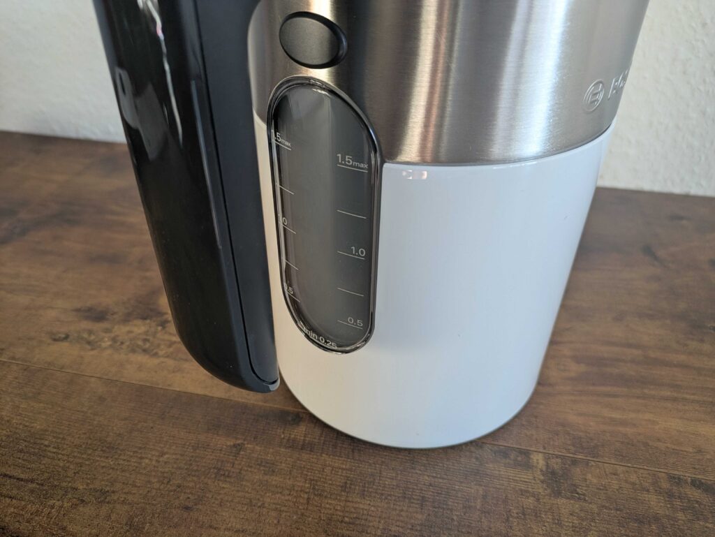 Skala des Bosch TWK8611P Wasserkochers