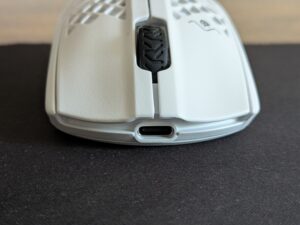 SteelSeries Aerox 3 Gaming-Maus von vorne