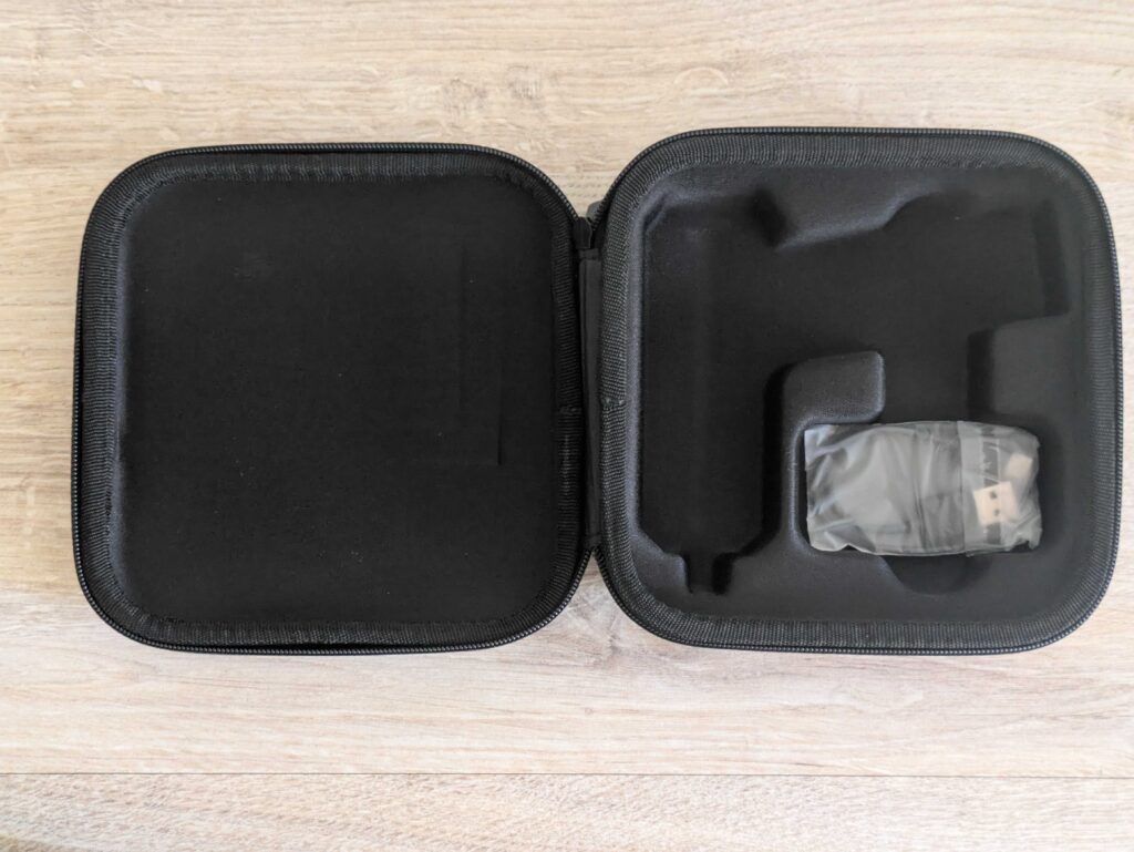 Tasche des Mi Cordless Akkuschrauber geöffnet
