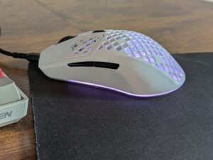 Titelbild der SteelSeries Aerox 3 Gaming-Maus (3)