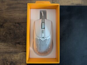 Verpackung der Glorious Model O 2 Mini Gaming-Maus geöffnet