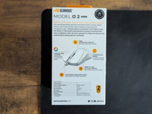 Verpackung der Glorious Model O 2 Mini Gaming-Maus von hinten