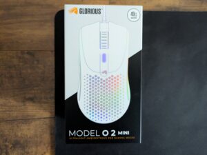 Verpackung der Glorious Model O 2 Mini Gaming-Maus von vorne