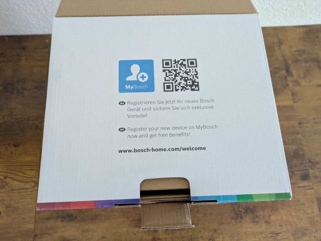 Verpackung des Bosch TWK8611P Wasserkochers geöffnet