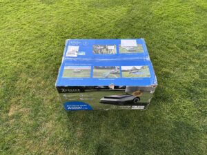 Verpackung des ECOVACS Goat A3000 LiDAR Mähroboters von oben