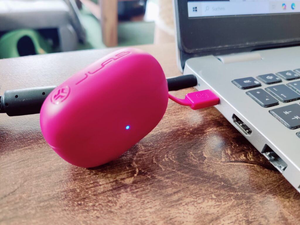 JLab Go Pop ANC Bluetooth-Kopfhörer Aufladung