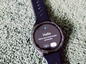 Mobvoi TicWatch Pro 5 Smartwatch Anweisungen auf Display