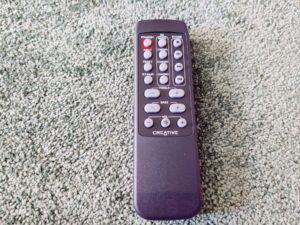 Creative Stage 2.1 Soundbar Fernbedienung