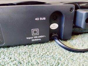 Creative Stage 2.1 Soundbar Subwoofer-Anschluss
