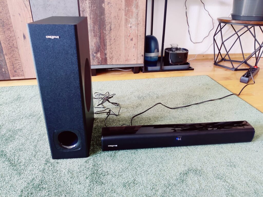 Creative Stage 2.1 Soundbar im Betrieb
