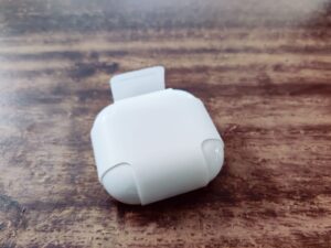 Apple AirPods 4 Kopfhörer von oben