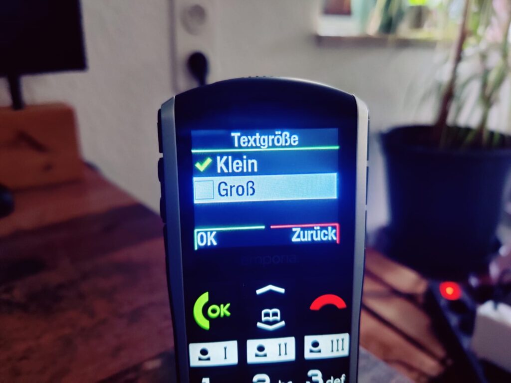 Emporia SIMPLICITY Seniorenhandy Textgröße einstellen