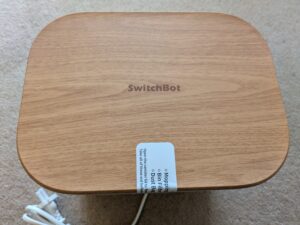 Absaugstation der SwitchBot K11+ Staubsauger-Roboter in der Nahansicht