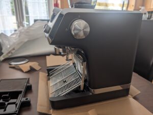 De'Longhi La Specialista Opera Siebträgermaschine Seitenansicht