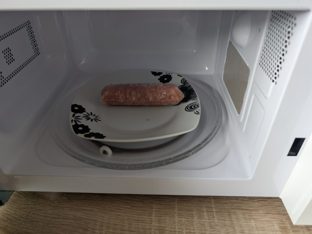 MEDION MD10596 Mikrowelle Bratwurst auftauen