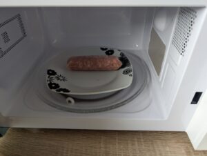 MEDION MD10596 Mikrowelle Bratwurst auftauen