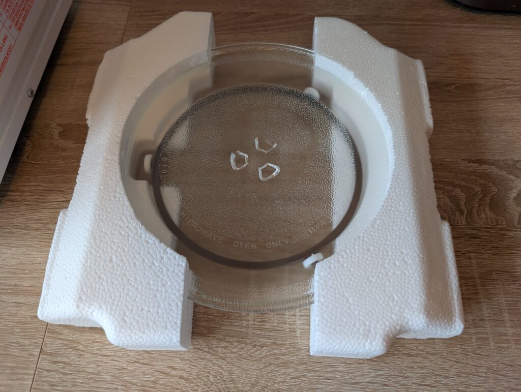MEDION MD10596 Mikrowelle Drehteller in Verpackung