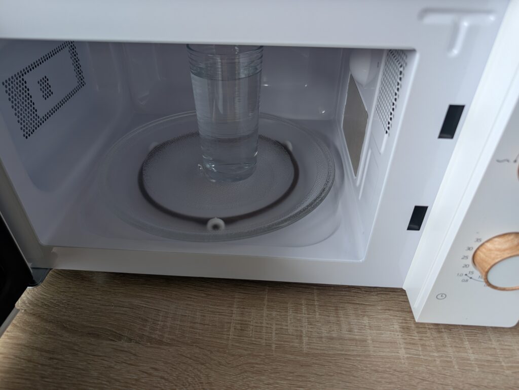 MEDION MD10596 Mikrowelle Wasser erhitzen
