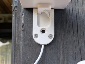 Montiertes Solarpanel der Wansview A1 Überwachungskamera