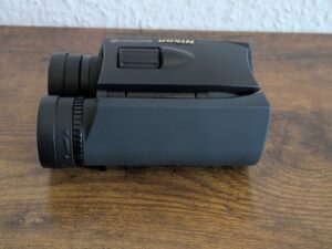 Nikon Sportstar EX 10x25 DCF Fernglas von der Seite