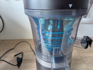 Panasonic MJ-L700KXE Entsafter zusammengesetzt mit Einsatz für gefrorene Früchte
