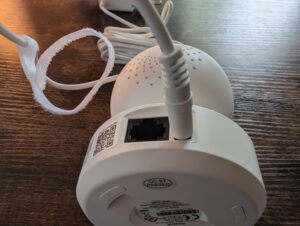 Reolink E1 Pro Überwachungskamera Stromkabel angeschlossen