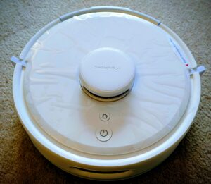 SwitchBot K11+ Staubsauger-Roboter mit Folie