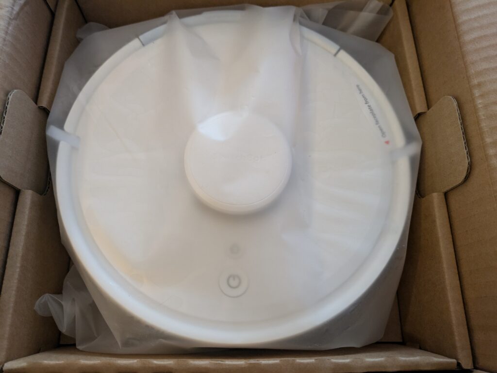 SwitchBot K11+ Staubsauger-Roboter verpackt