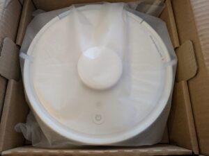 SwitchBot K11+ Staubsauger-Roboter verpackt