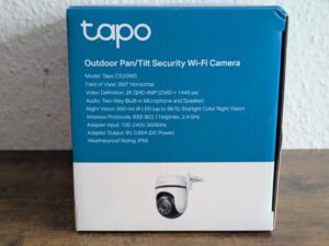 Verpackung der Tapo TP-Link C520WS Überwachungskamera von Links