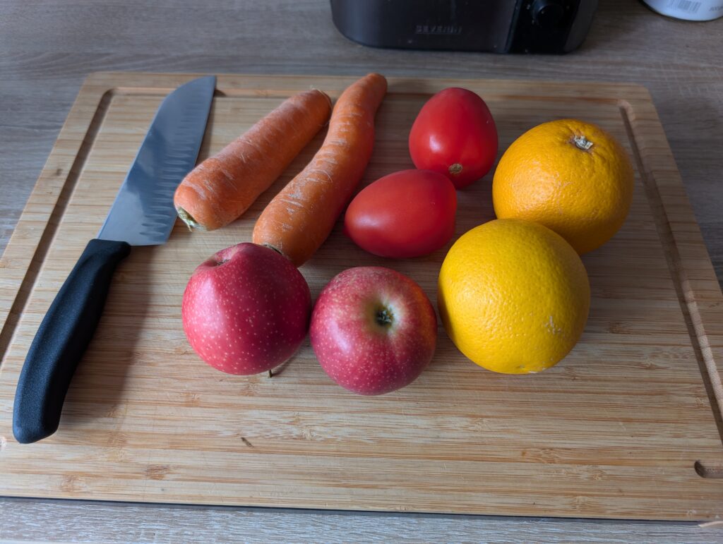 Victorinox Swiss Classic Küchenmesser mit Obst und Gemüse