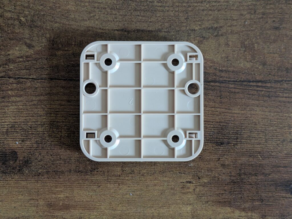 Wandhalterung der NUASI RBX-S60 Wildkamera (2)