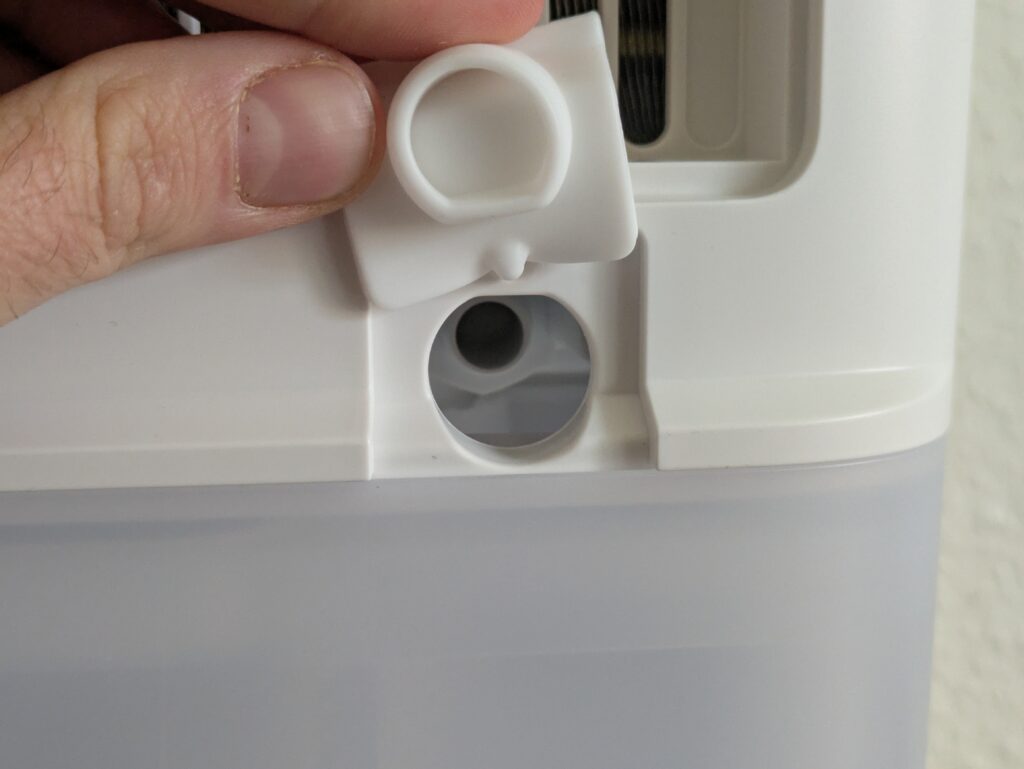 Wasseranschluss des Bosch Dry 4000 Luftentfeuchters