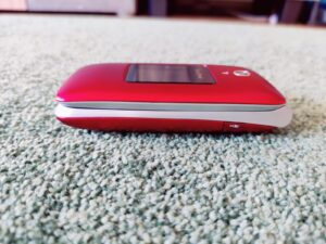 Easyfone Prime-A1 Pro Seniorenhandy seitlich