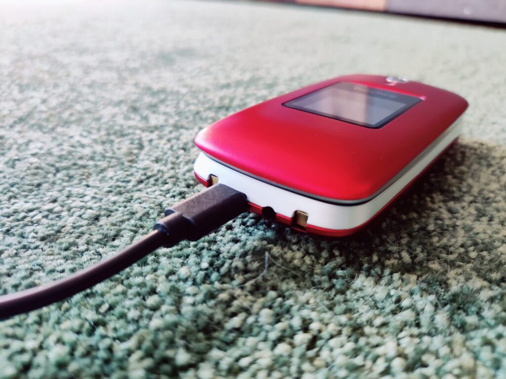 Easyfone Prime-A1 Pro Seniorenhandy mit Ladekabel