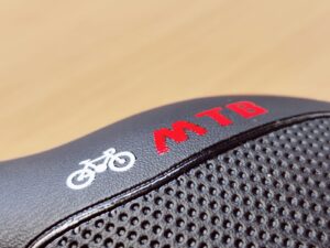 Youngdo City Fahrradsattel Schriftzug