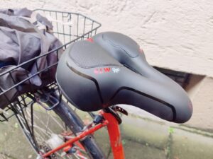 Youngdo City Fahrradsattel montiert von der Seite