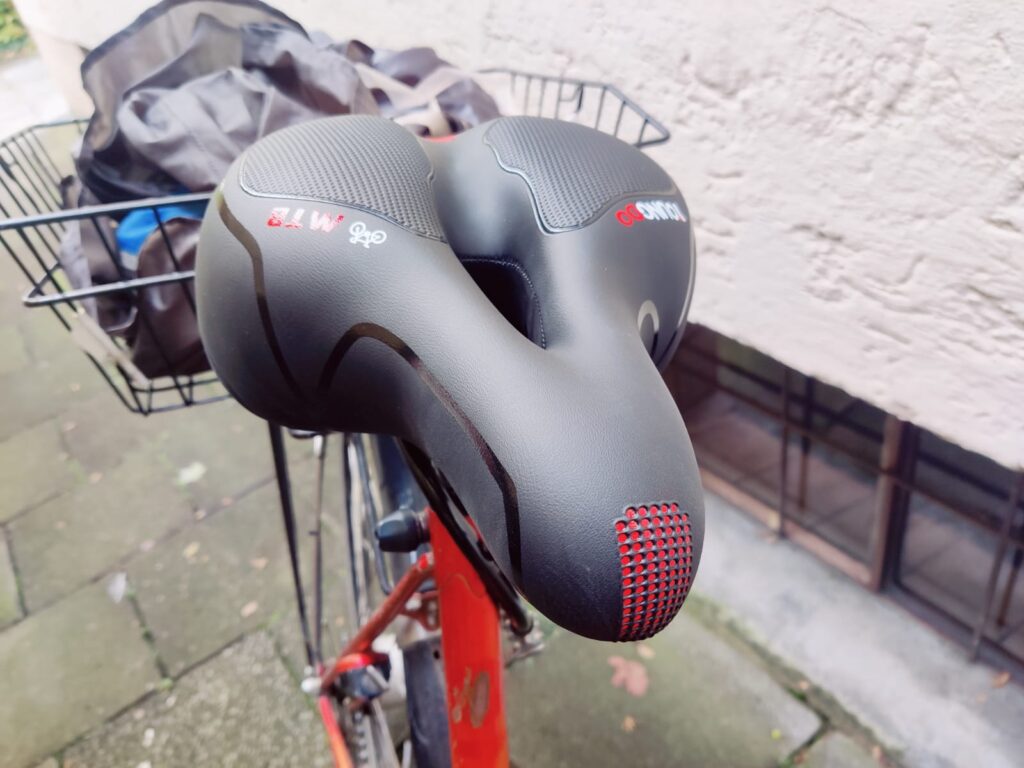 Youngdo City Fahrradsattel montiert von vorne