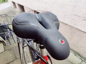toptrek Top-01 Fahrradsattel montiert von vorne