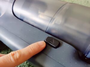 AEG 6000 AP61CB21DB Akku-Staubsauger Staubbehälter lösen