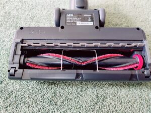 AEG 6000 AP61CB21DB Akku-Staubsauger Bodenbürste von unten