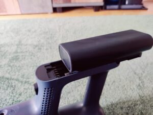 AEG 6000 AP61CB21DB Akku-Staubsauger Akku einbauen