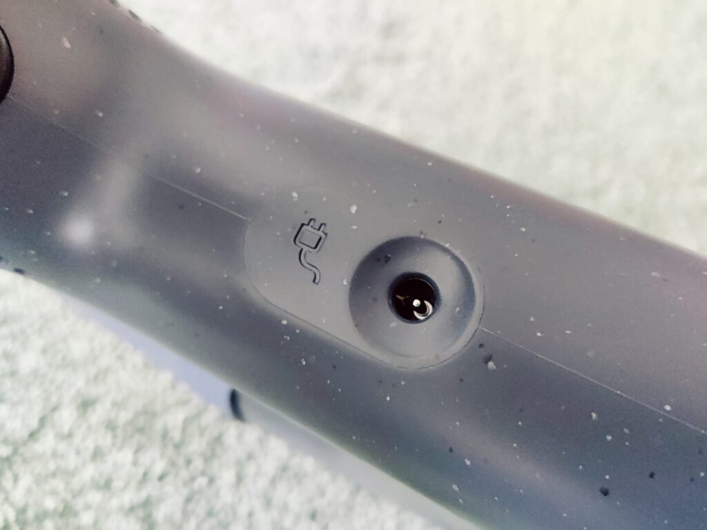 AEG 6000 AP61CB21DB Akku-Staubsauger Ladeanschluss