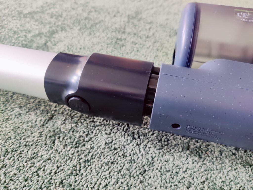 AEG 6000 AP61CB21DB Akku-Staubsauger Steckverbindung eins