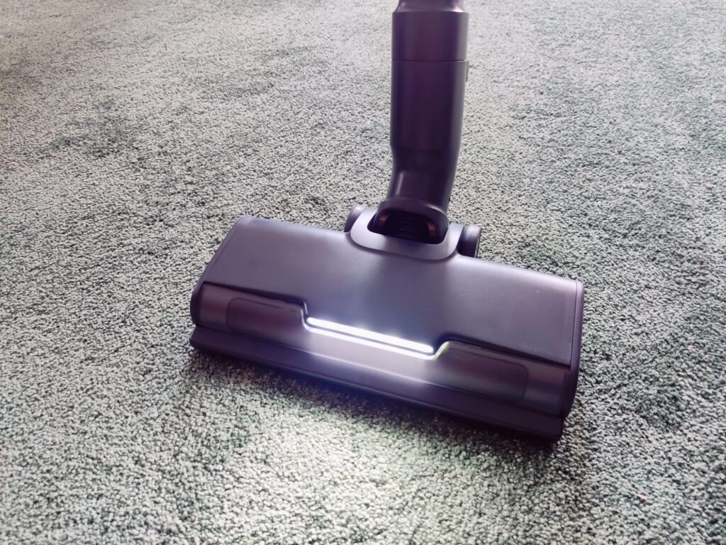 AEG 6000 AP61CB21DB Akku-Staubsauger mit Beleuchtung von vorne