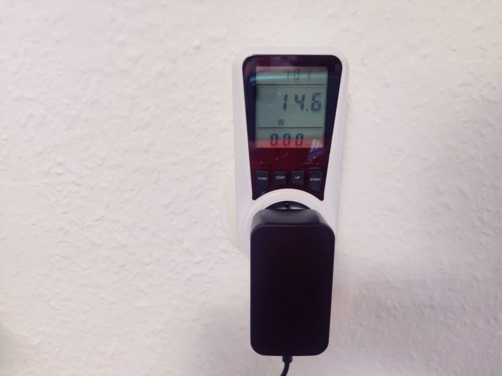 AEG 6000 AP61CB21DB Akku-Staubsauger Stromverbrauch beim Laden