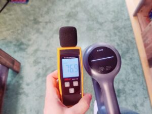 AEG 6000 AP61CB21DB Akku-Staubsauger Lautstärke auf höchster Stufe