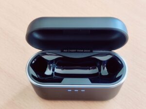 Cambridge Audio Melomania A100 In-Ear-Kopfhörer leeres Ladecase