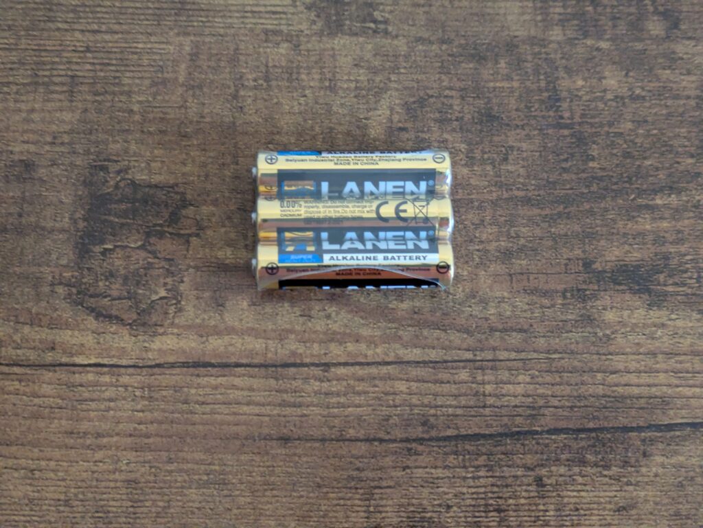 AAA-Batterien der Shadowhawk S1007 Taschenlampe