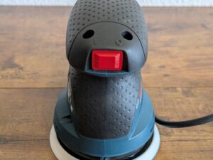 Bosch Professional GEX 125-1 AE Exzenterschleifer von vorne